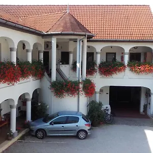 Eden Panzio Eger